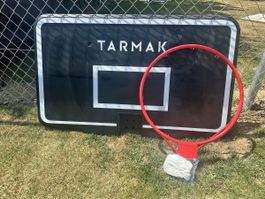 Neuwertiger Tarmak Basketballkorb