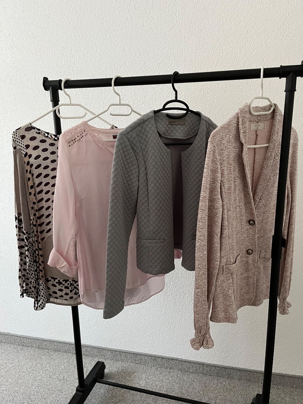 Lotti di vestiti: Kleiderpaket Damen Gr. M/L – Nuovo (secondo la descrizione) da Triesen venduto da dardaleni 3