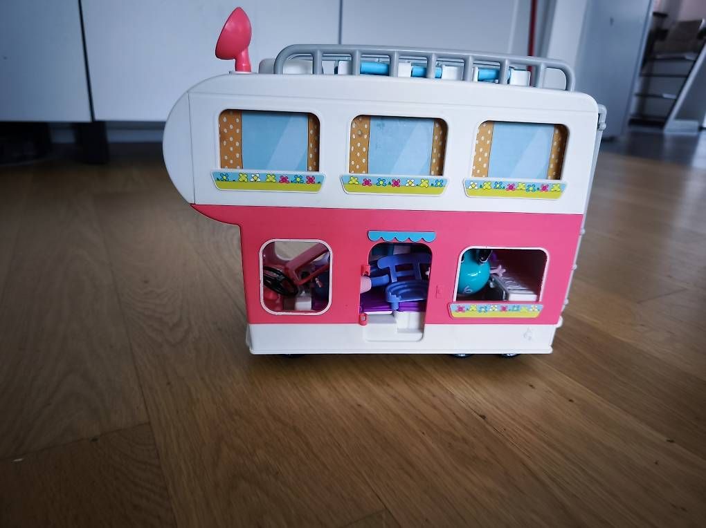 Giocattoli: Peppa Wutz Wohnmobil / Camper mit Figuren – Usato da Wabern venduto da hilap 2