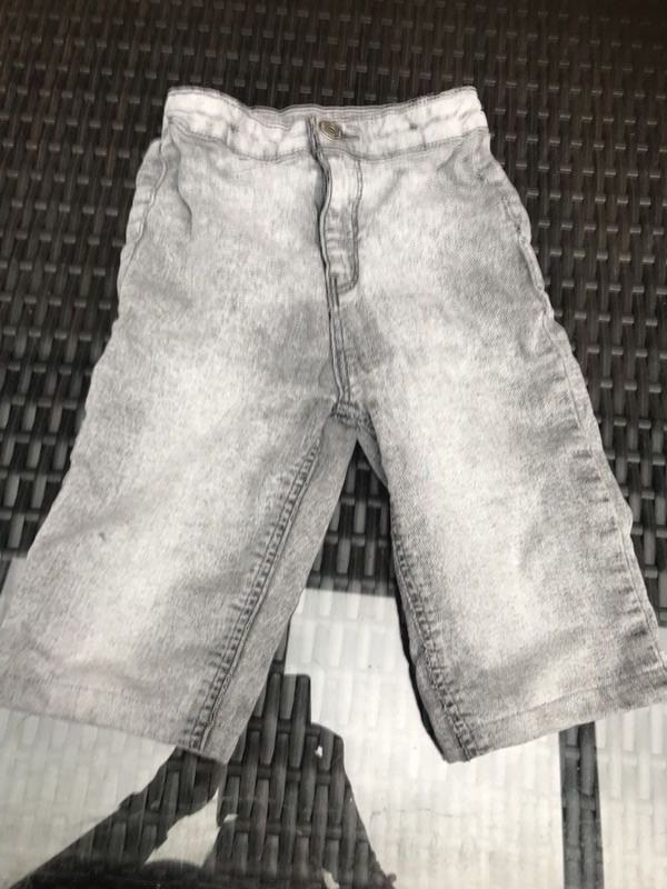 Pantaloni: Mädchen Shorts 128 bis Knie – Usato da Bergdietikon venduto da antovale