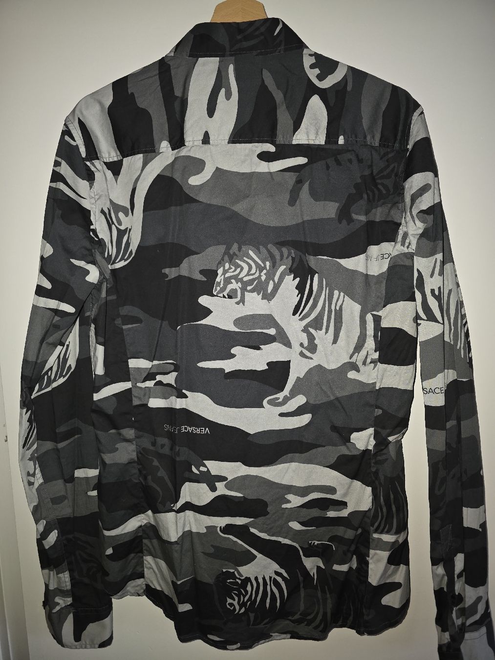 Versace Hemden: Versace Jeans Hemd gr.M – Neu (gemäss Beschreibung) aus Scherz von lacoste30 1