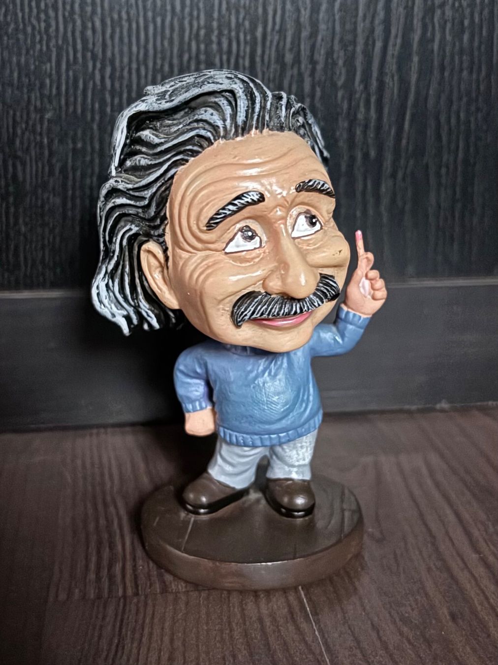 Statuette: Figur Albert Einstein Sammlerfigur Wackelkopf – Usato da Speicher venduto da CH-Schatzkammer