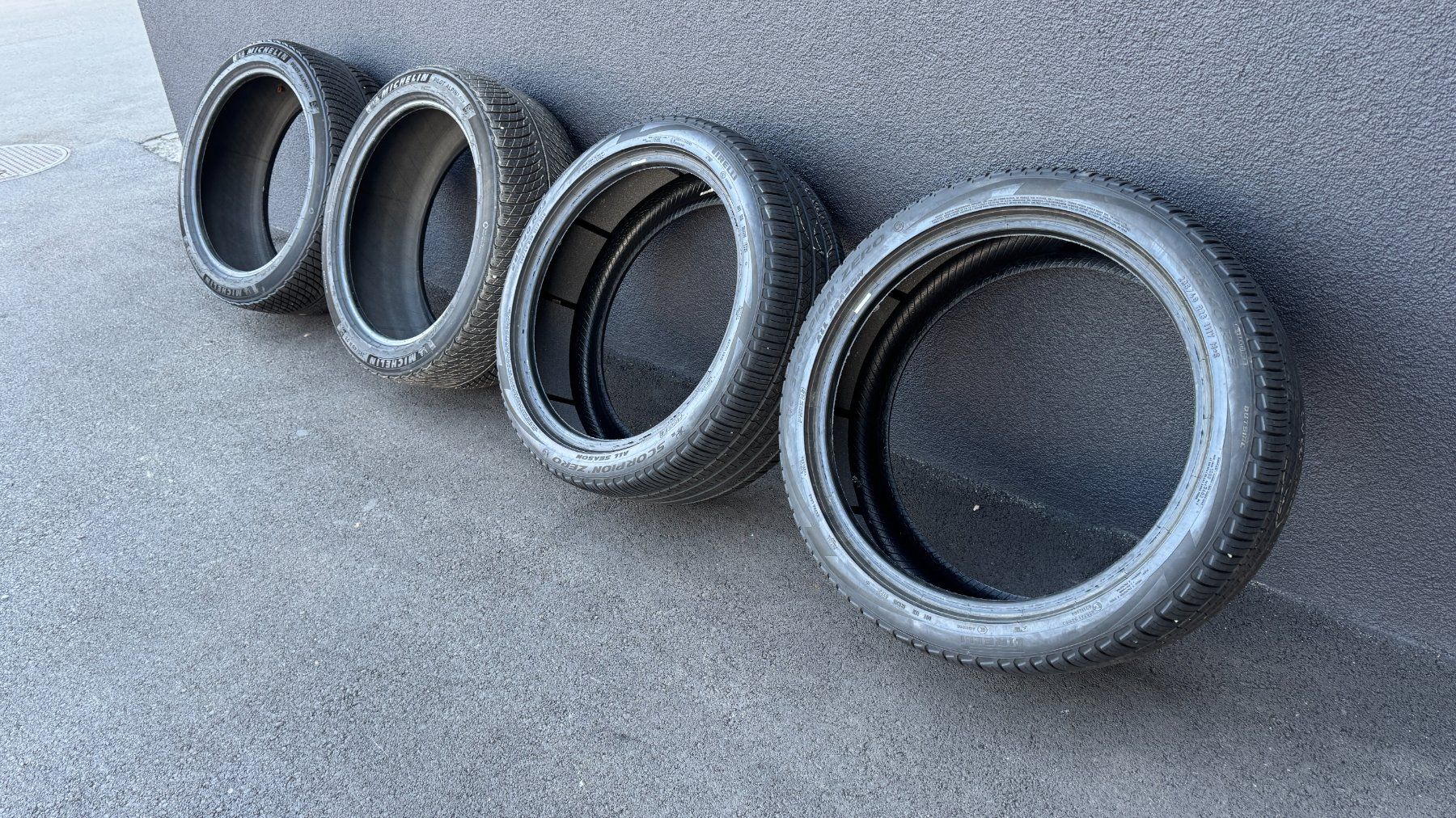 Pirelli Pneumatici & Ruote complete: 4 X 23 Zoll Winterreifen – Usato da Altstätten venduto da TM-Auto