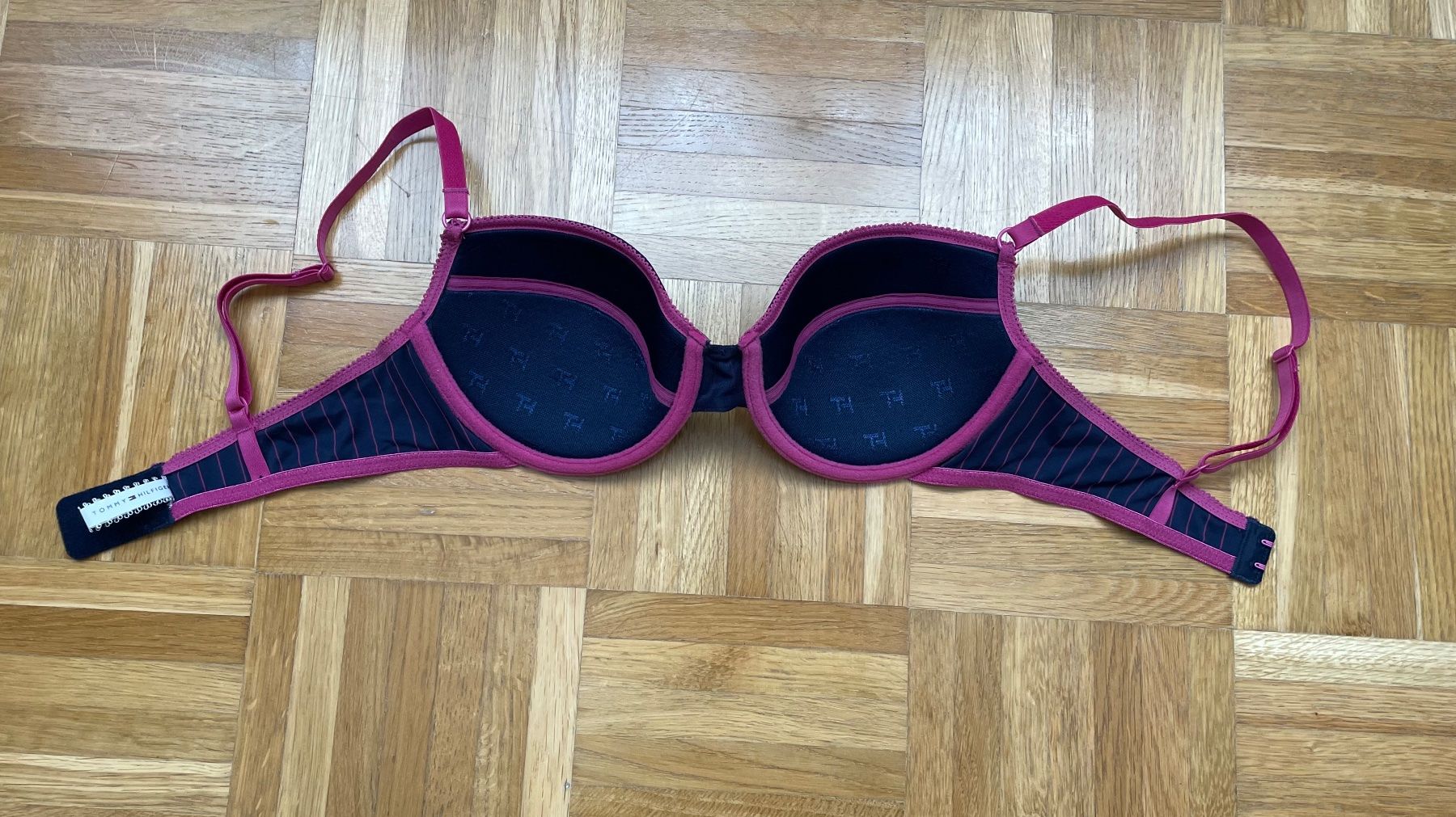 Tommy Hilfiger Altra biancheria intima: Tommy Hilfiger BH 75B – Nuovo (secondo la descrizione) da Rüfenacht BE venduto da Anele_13 2