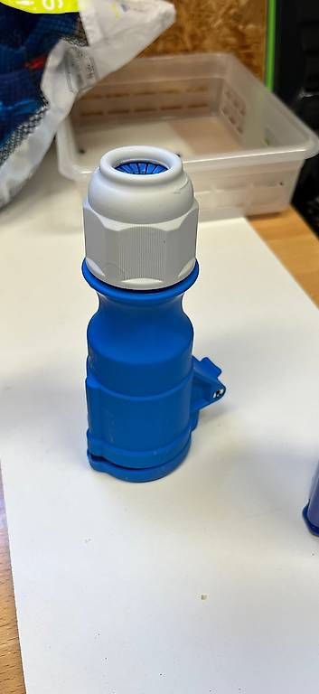 Spine: CE Stecker  – Usato da Fahrni b. Thun venduto da Joer1