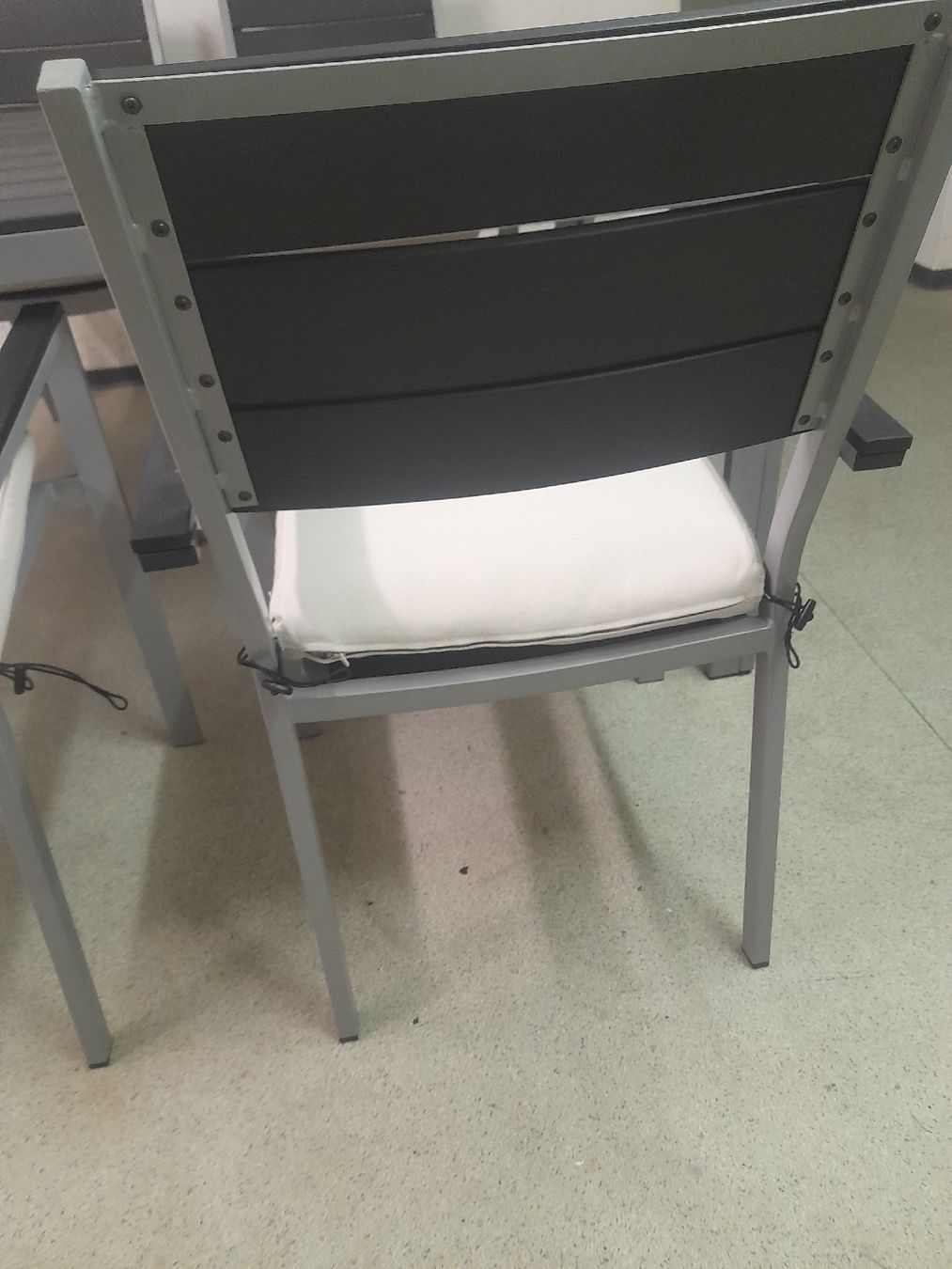 Set de table et chaises: Garten Möbel – D'occasion à Glattbrugg par B_B 3