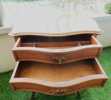 Antiker Beistelltisch aus Nuss holz 1900er