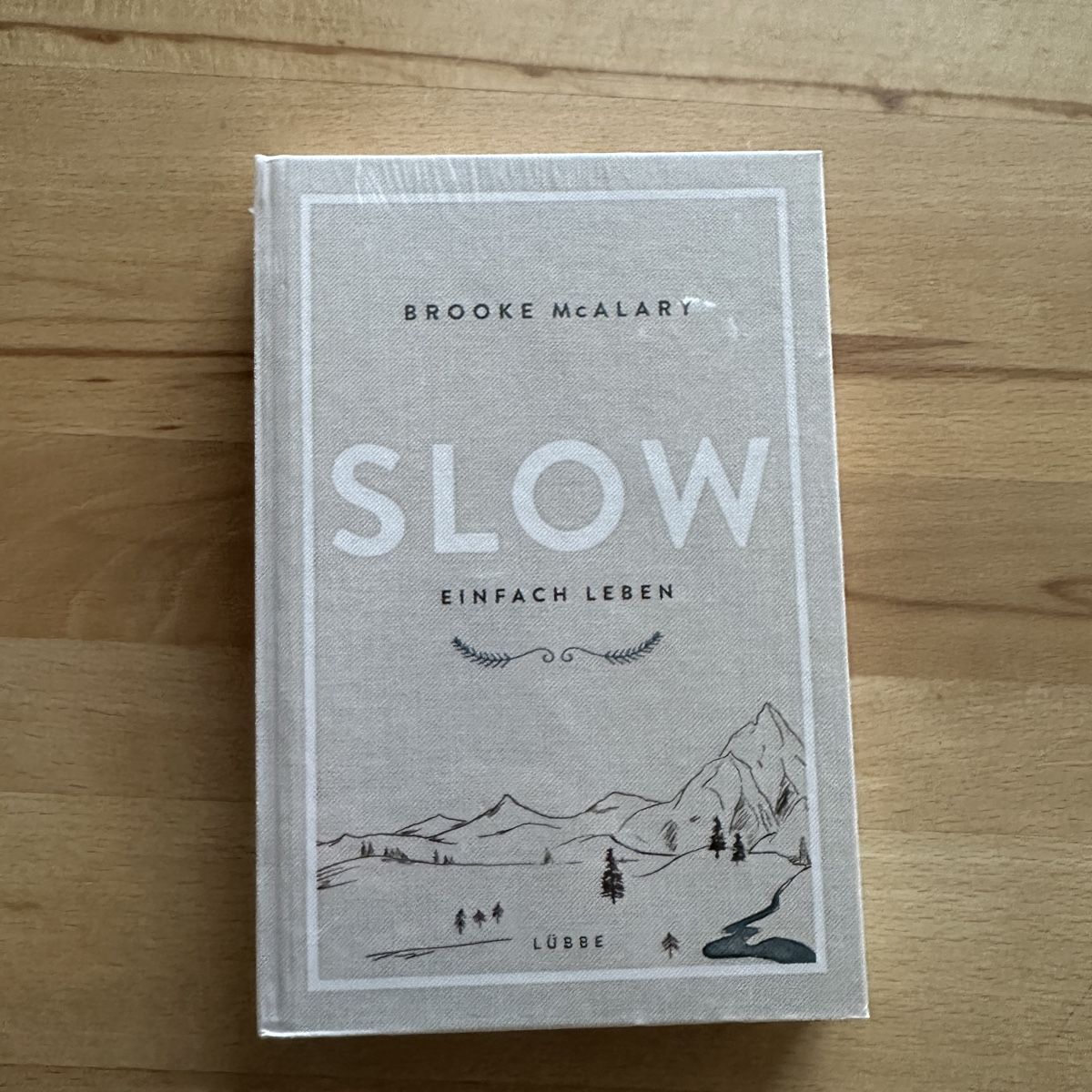 Libri: SLOW - Brooke McAlary, noch verschweisst – Nuovo e nell'imballaggio originale da Sax venduto da kaulquappe01