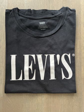 Schickes Levi's T-Shirt