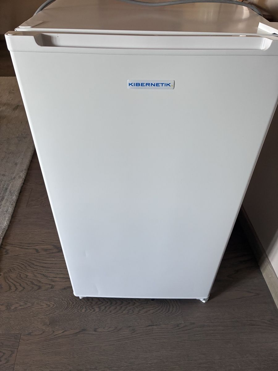 Frigoriferi: Kibernetix fridge-used since April  – Usato da Zürich venduto da BobJones 3