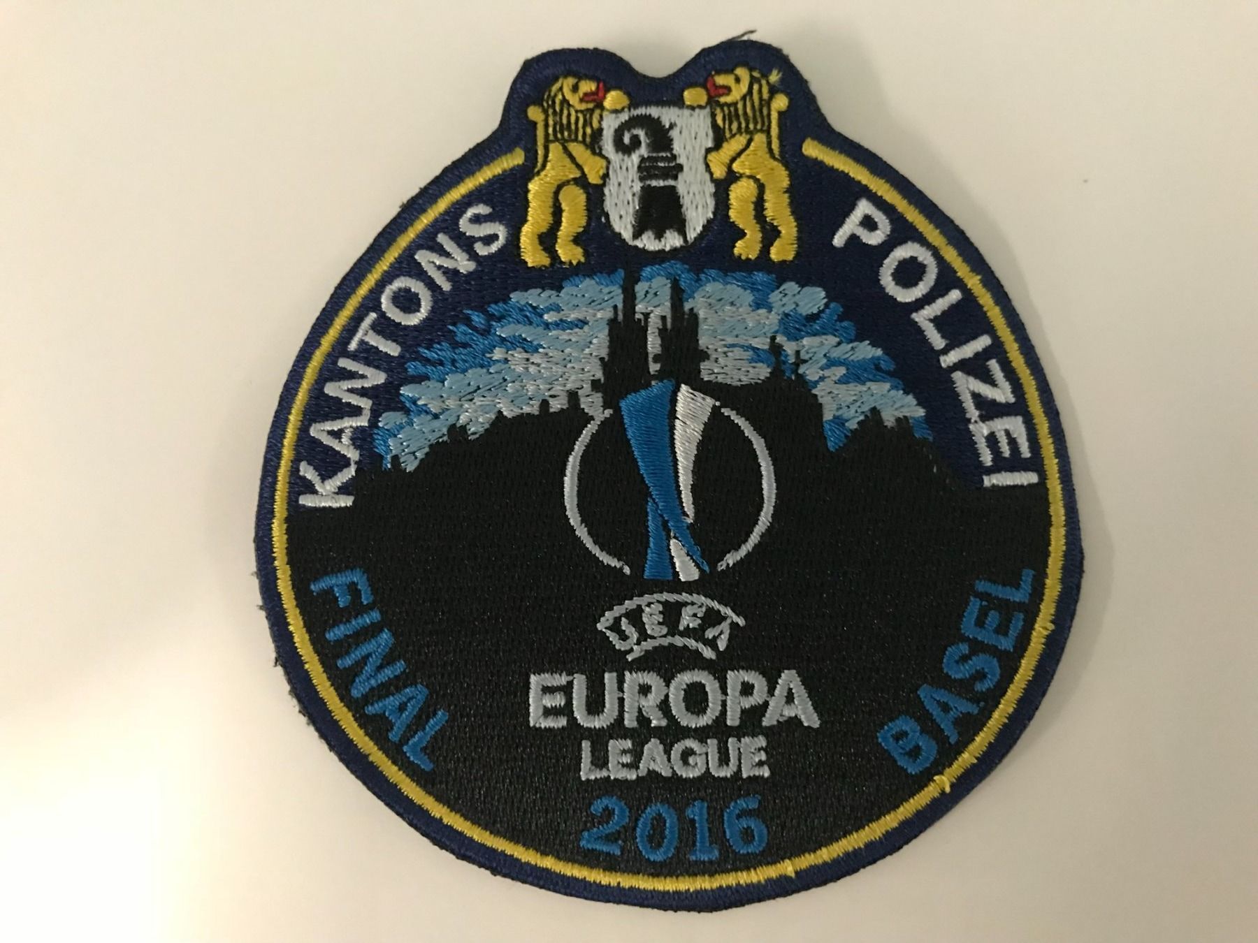 Placchette & Badge: Kapo Basel Stadt Sonderabzeichen EURO Final 2016 – Usato da Schaan venduto da Auring61