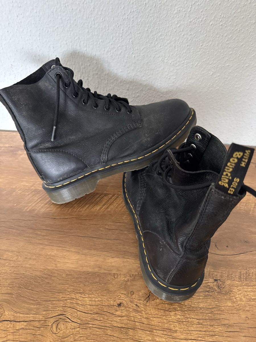 Dr. Martens Damenschuhe: Dr. Martens 1460 Pascal, bottes en cuir noir, taille 41 – Gebraucht aus Brügg BE von Goob 4