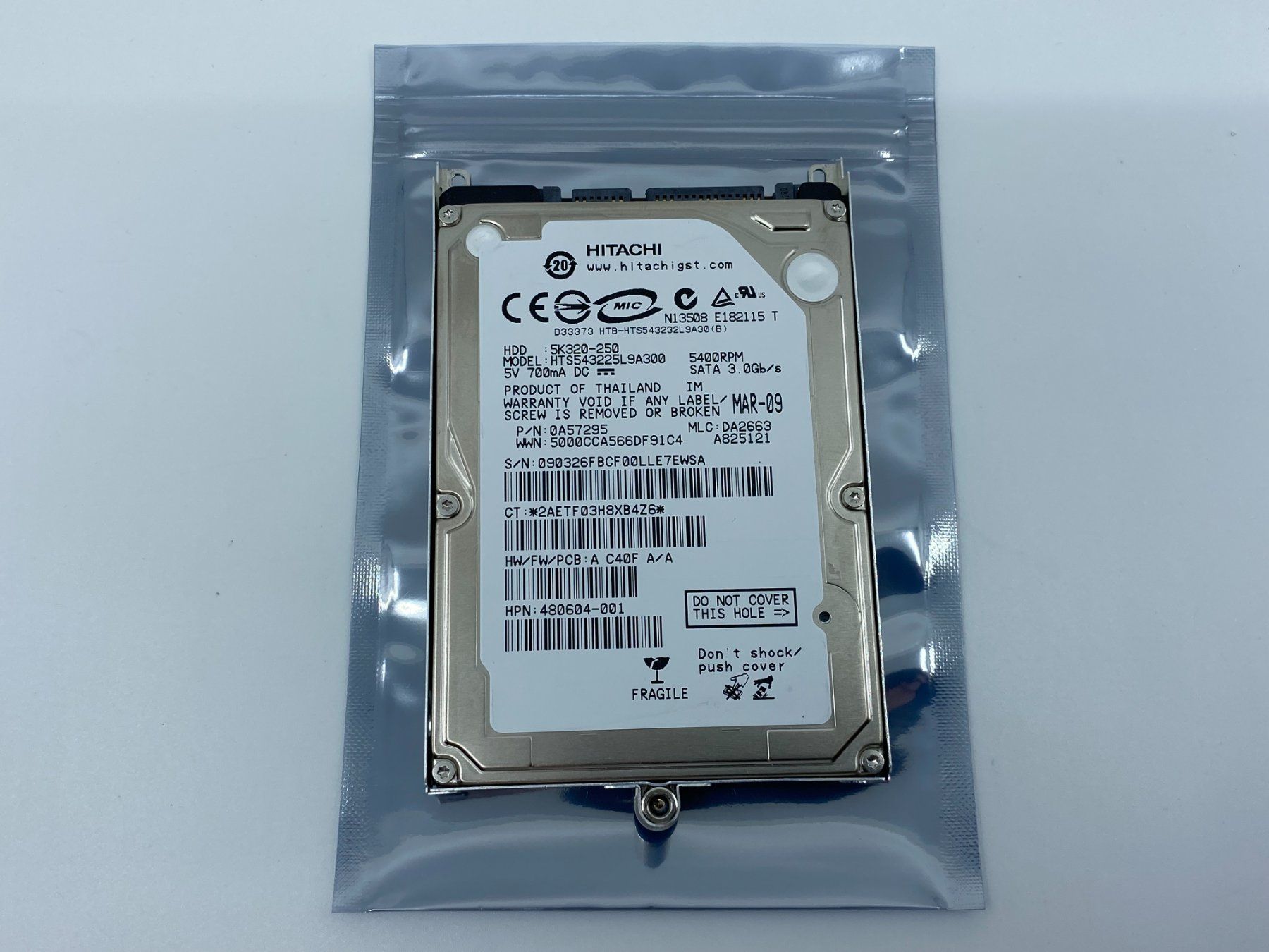 Hitachi Dischi rigidi: Hitachi 2.5" SATA Harddisk 250GB (45) – Usato da Langwiesen venduto da Restposten-24