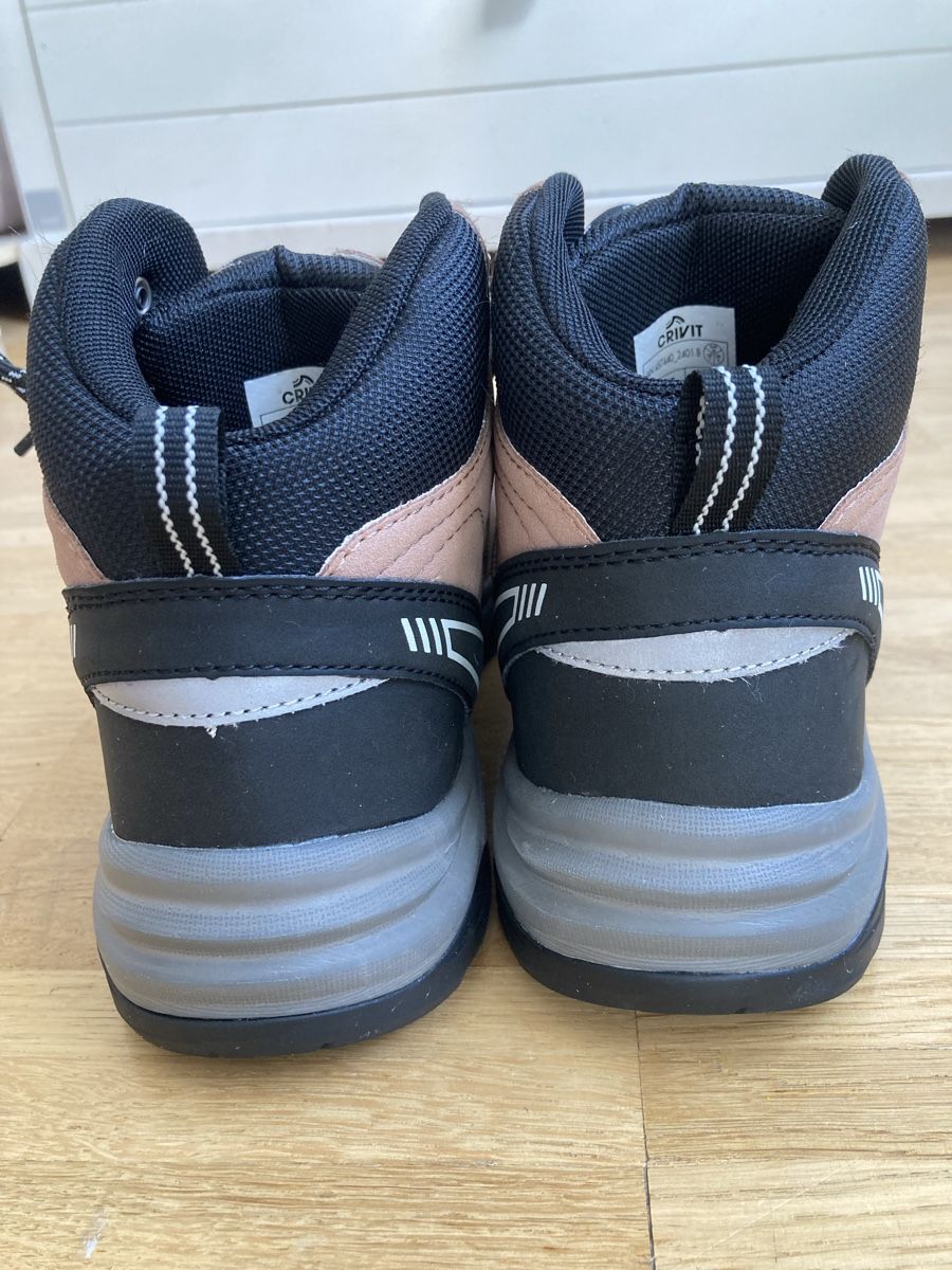 Chaussures hommes: Wanderschuhe von Crivit in Grösse 38 – D'occasion à Zürich par Retrogirl 3