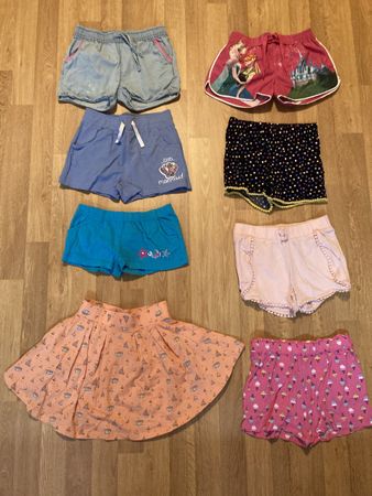 Diverse Mädchen Shorts Gr. 122