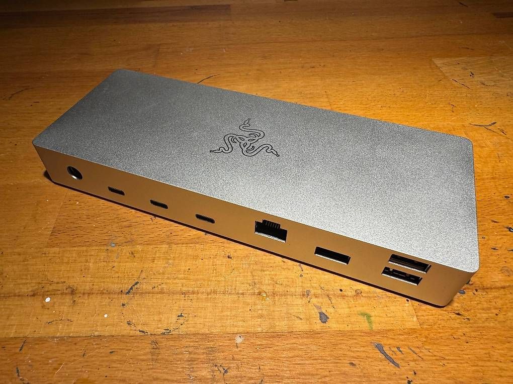 Docking station: Razer Thunderbolt 4 Dock Mercury Edition – Usato da Zürich venduto da M0pf 1