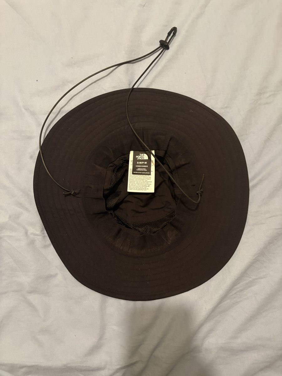 North Face Copricapi, berretti & cappellini: Chapeau The North Face S/M – Nuovo (secondo la descrizione) da Petit-Lancy venduto da Lio212 1