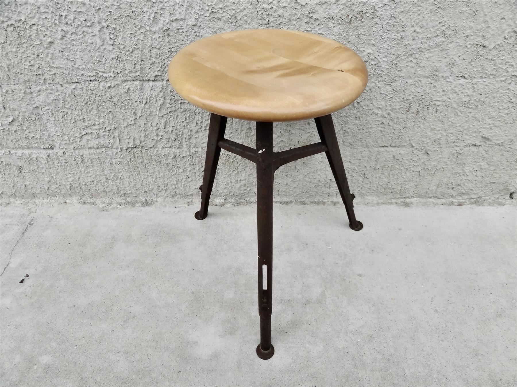 Sgabelli: Hocker Industriehocker Atelierhocker – Usato da Kerzers venduto da zimmergruen