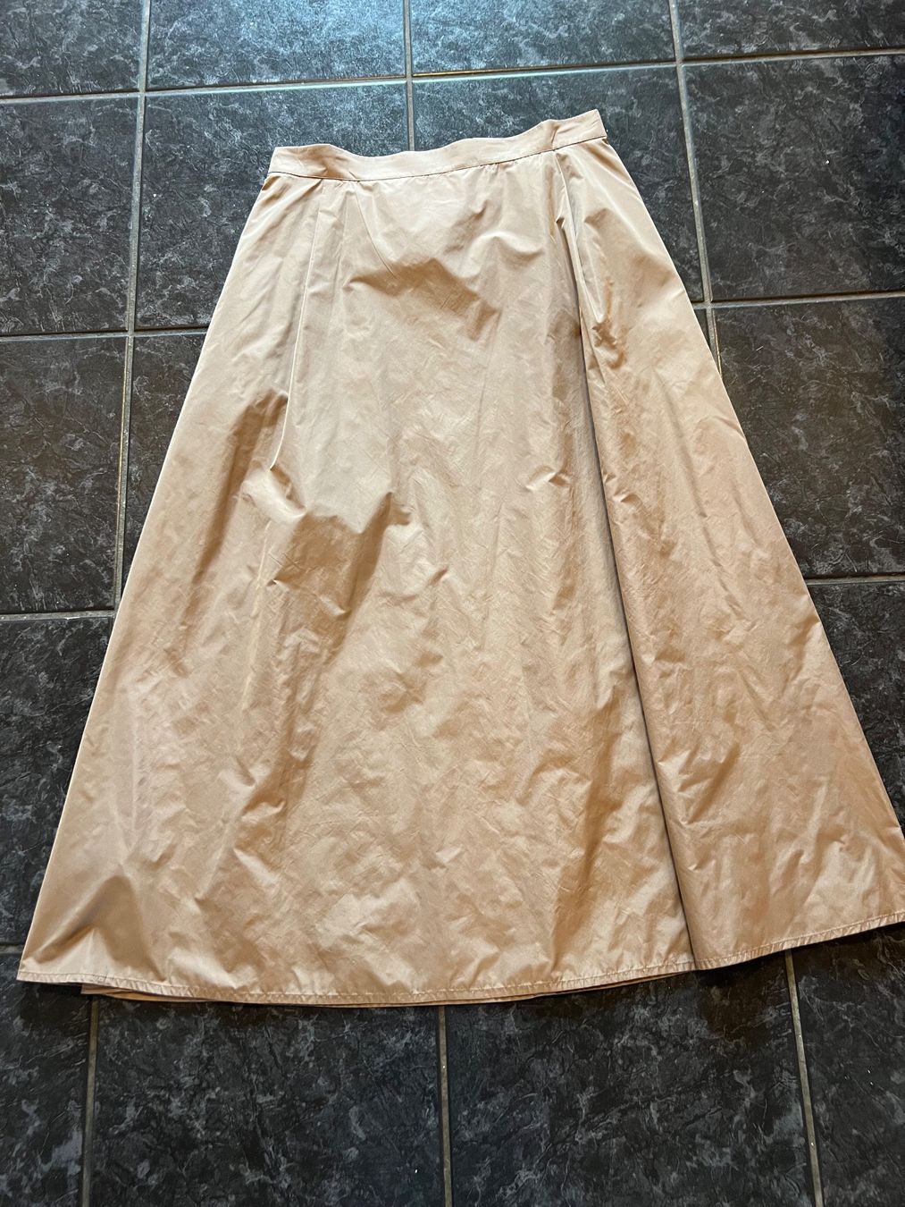 Marina Rinaldi Gonne: Marina Rinaldi Rock, Gr. 38, Beige, elegant – Nuovo (secondo la descrizione) da Horgen venduto da Hpunto