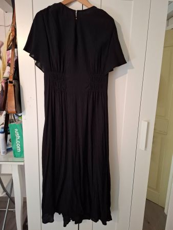 Kleid schwarz Grösse LFaltenärmel guter Zustand