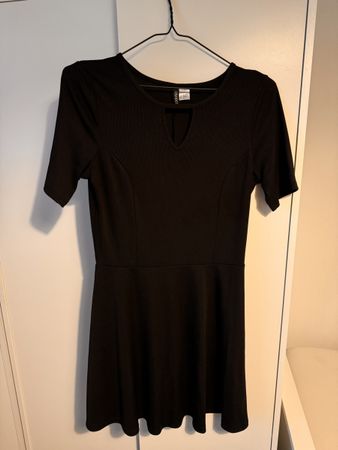 Schwarzes Kleid Frauen H&M 40