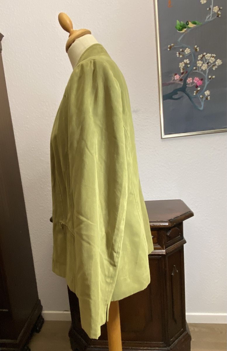 Giacche: Velour Damen Jacke olive Gr.42 – Usato da Fislisbach venduto da KolibriSecondhand 1