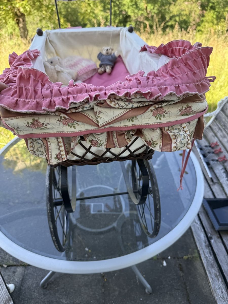 Carrozzine per bambole: Antiker Puppenwagen – Usato da Embrach venduto da Tom1717 1
