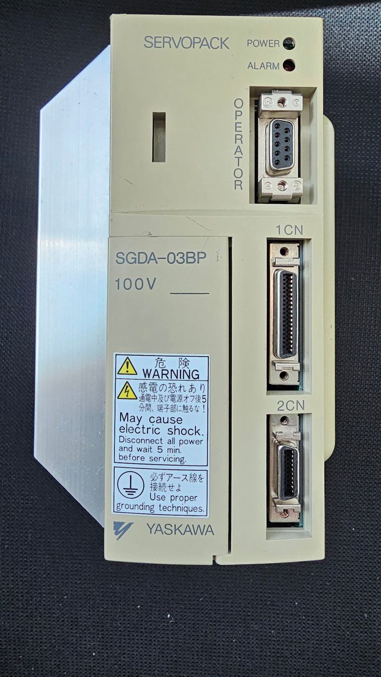 Composants électroniques: Yaskawa SERVOPACK SGDA-03BP – D'occasion à Boniswil par LakeSide_Boniswil