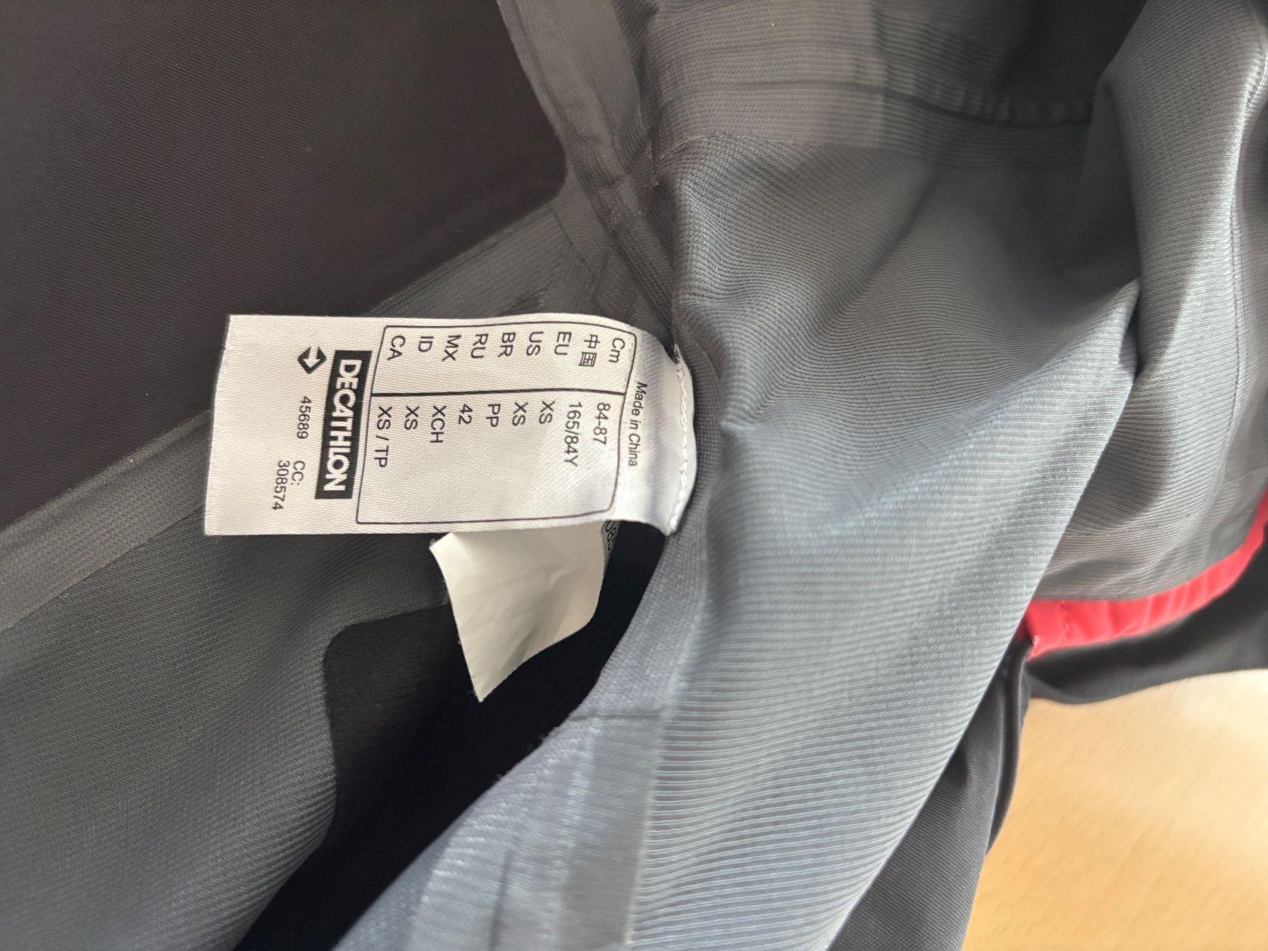 Decathlon Jacken: Decathlon Hardshelljacke Gr.XS – Neu (gemäss Beschreibung) aus Hasliberg-Hohfluh von hasliberg79 2