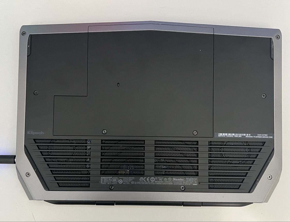 Alienware Notebooks: Alienware 13 R2 – Gebraucht aus Basel von zar_792n 3