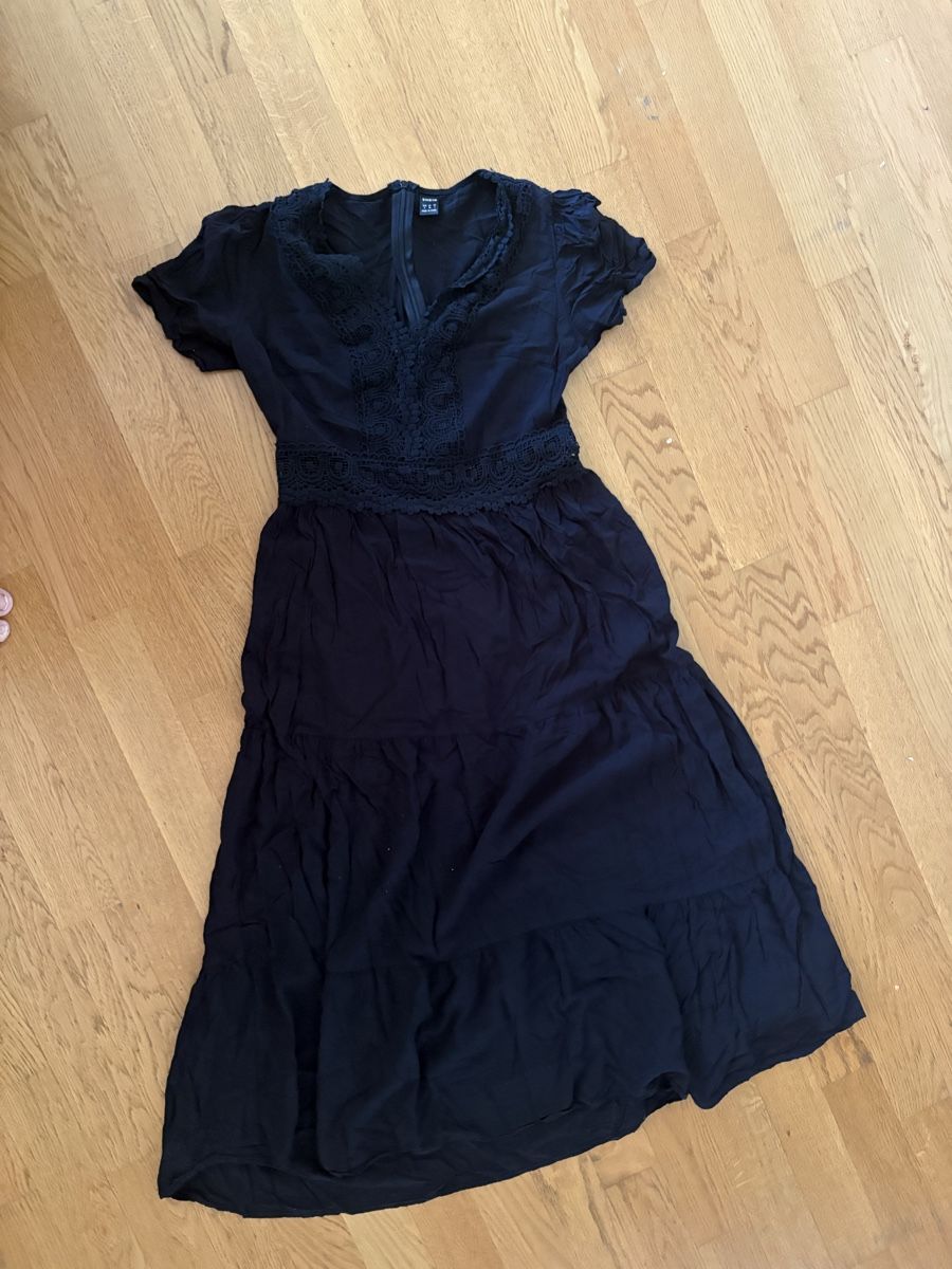 Shein Vestiti: Schwarzes Kleid Grösse S – Usato da Beromünster venduto da msklef 4