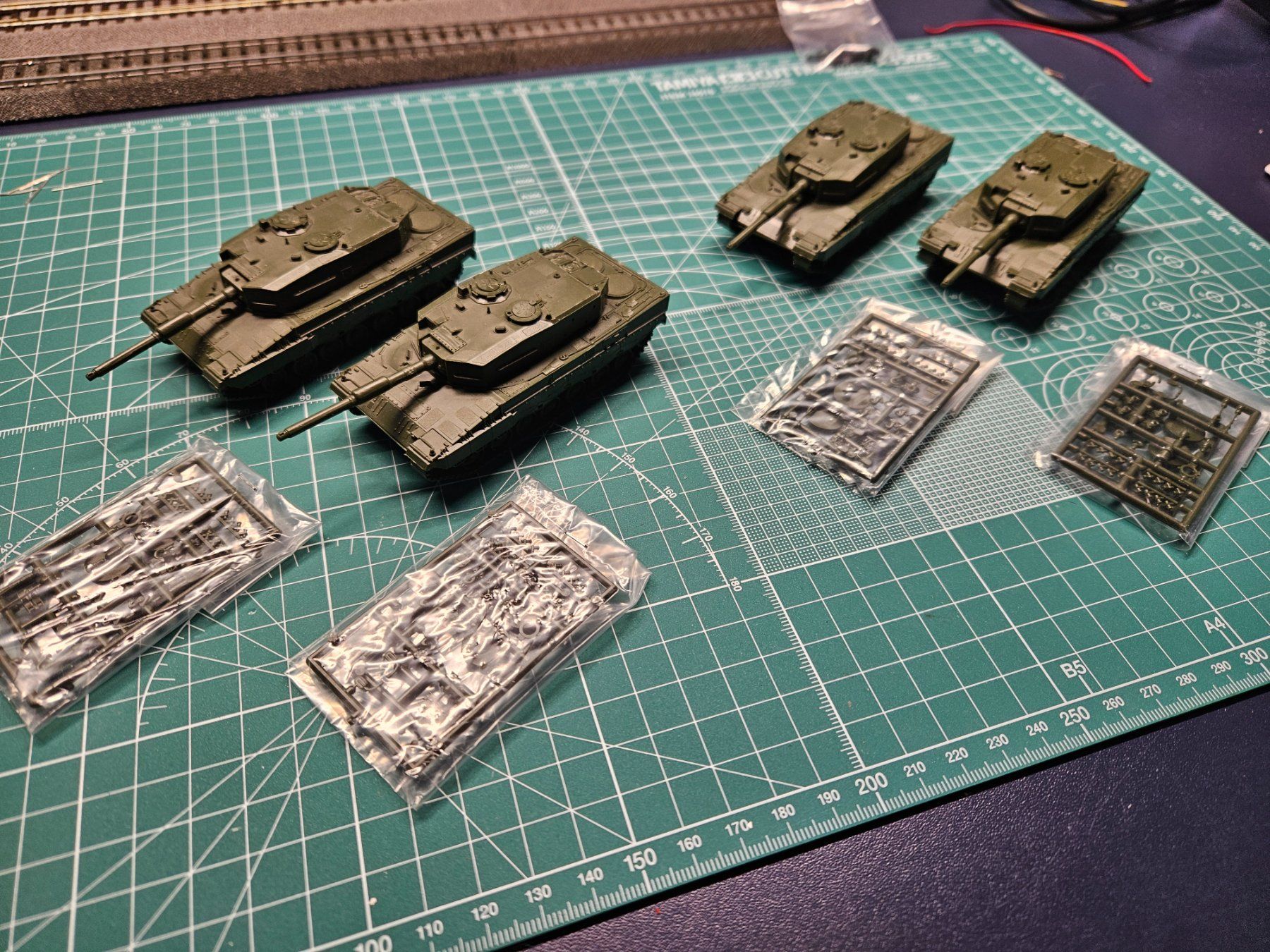 Roco Trains électriques: Roco Minitanks Leopard 2 – D'occasion à Chêne-Pâquier par zys_kq8t 2