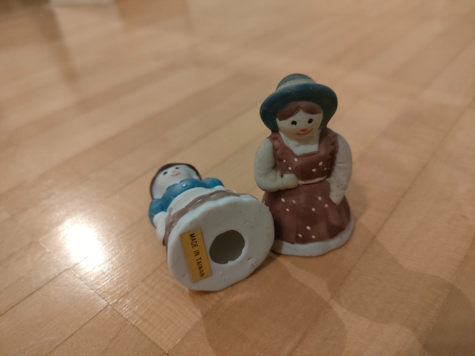 Figuren: Dekofiguren Frauen 2 Stk – Gebraucht aus Wiesendangen von s_er 1