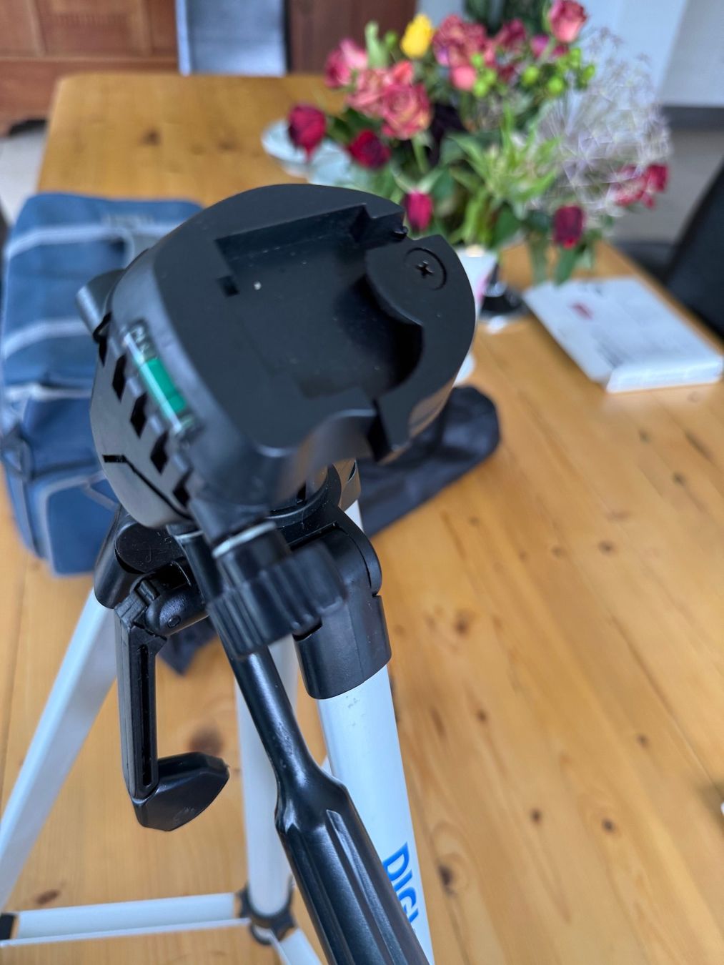 Treppiedi & Teste: Neu Dreibeinstativ Digi TR 35 – Nuovo e nell'imballaggio originale da Kirchdorf AG venduto da coco123 2