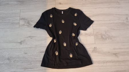 Schwarzes ONLY T-Shirt XS mit Eicheln - Herbstliches Basic!