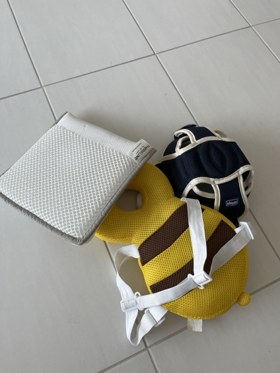 Protections: Protection tête bébé et coussin  – D'occasion à La Tour-de-Trême par Txertxi