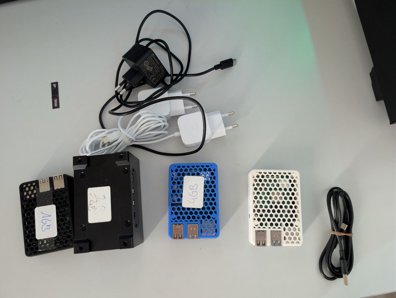 Raspberry Pi Cartes mère: RaspberryPi 4 mit 1GB,2GB,4GB,8GB Kits – D'occasion à Wohlen AG par GrillKing11