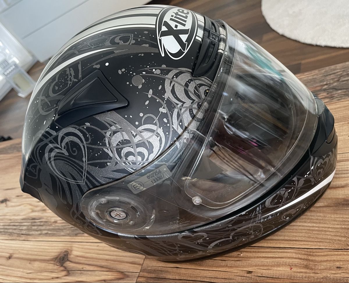 X-lite Caschi & visiere: Motorradhelm / Töffhelm – Usato da Müllheim-Dorf venduto da Wilernaescht