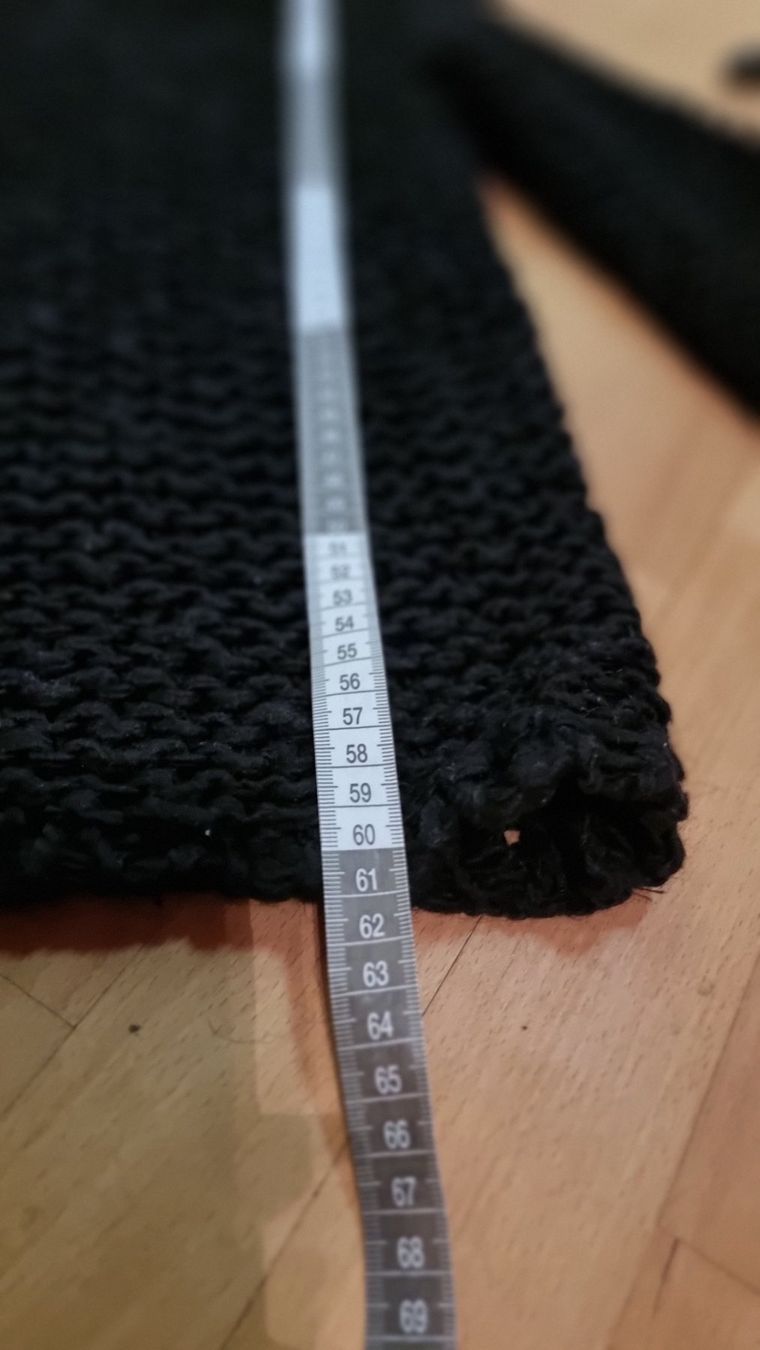 Maglioni & Felpe: Schwarzer Grobstrickpullover, Rollkragen, Gr. 38/40 – Usato da Wald ZH venduto da CapLux 7