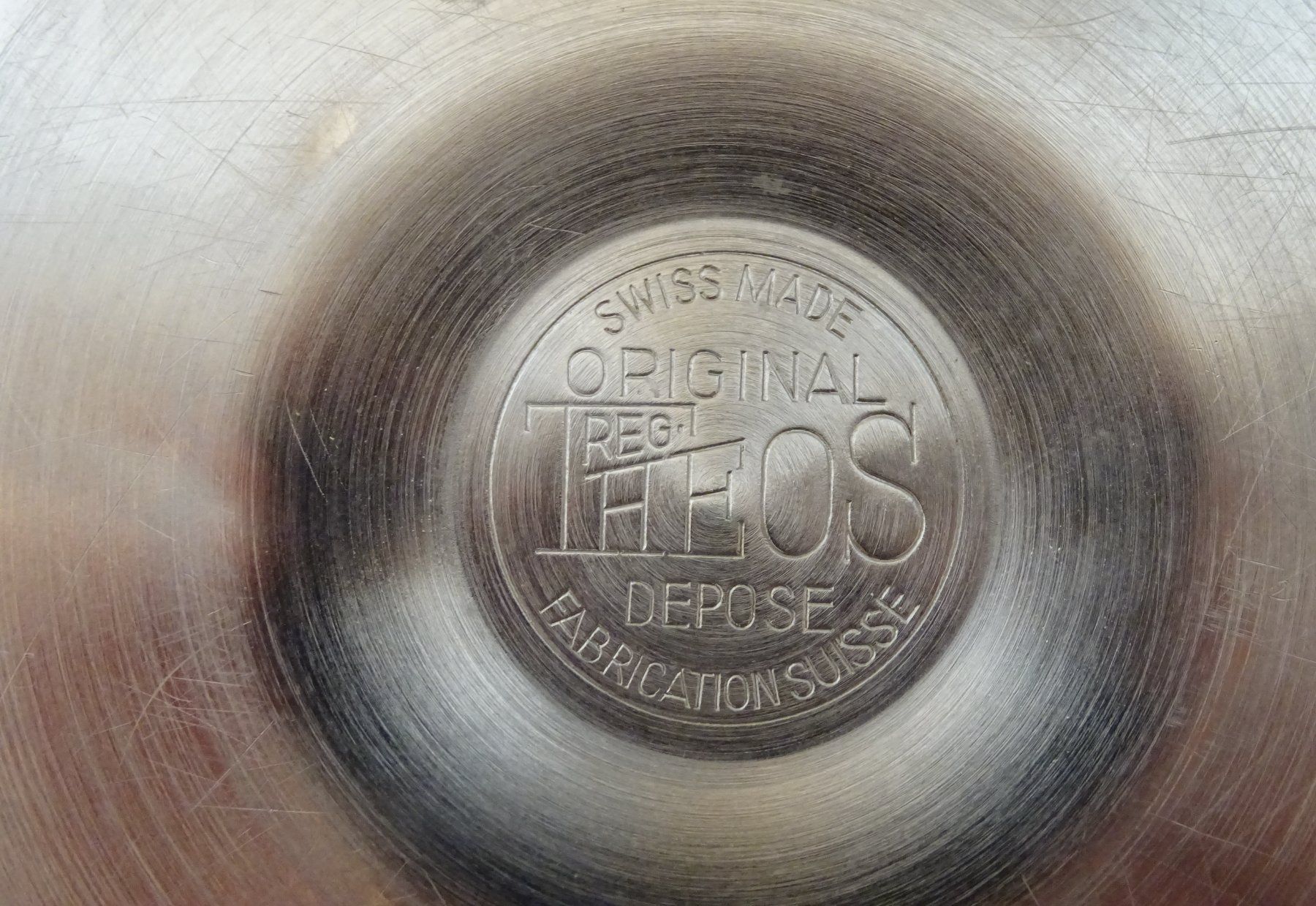 Elettrodomestici da cucina: THEOS CH Chrom Eiswürfelbehälter, Eiskühler im Apfeldesign – Usato da Zürich venduto da Connie8 3