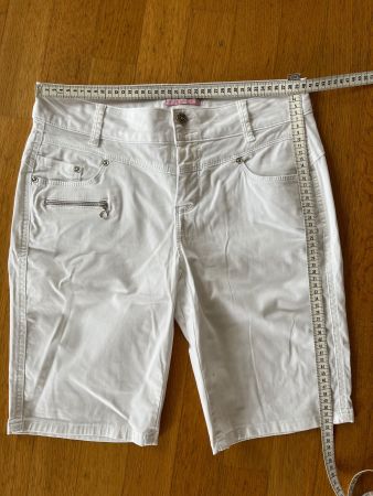 Weisse Sommer-Hose/Bermuda Gr. 38 - Street One