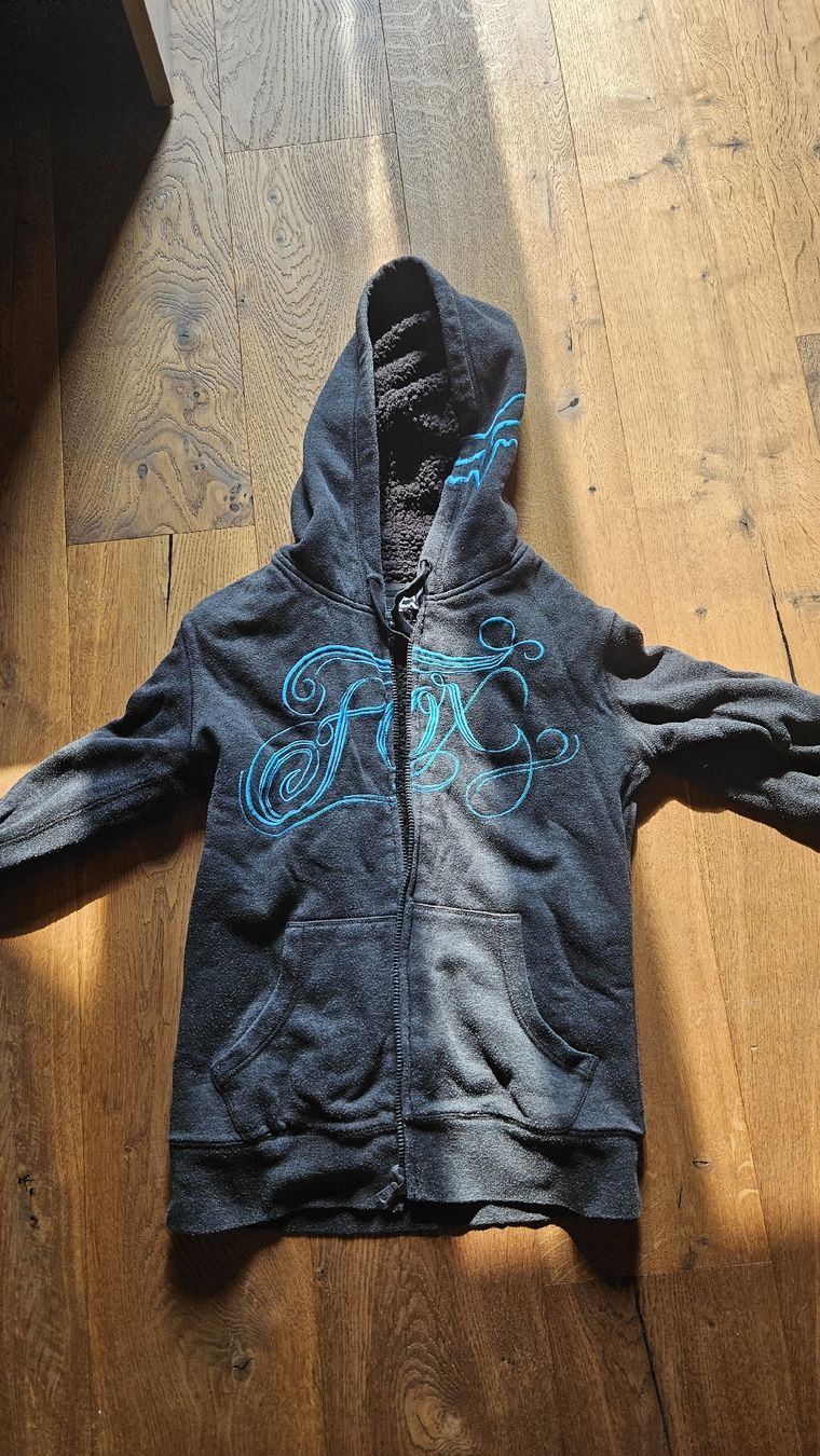 Fox Maglioni & Felpe: Kapuzenjacke Fox Grösse S  – Usato da Feusisberg venduto da Rosy8835