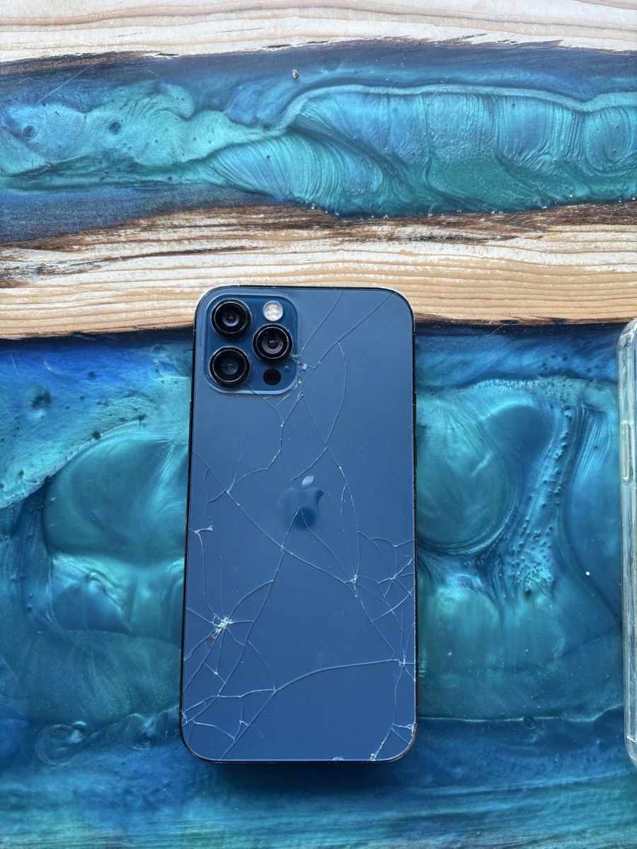 Apple Handys / Smartphones: iPhone 12 Pro à 1.- ! – Defekt aus Cottens FR von ginop 2
