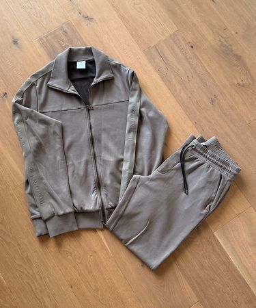 Bogner Luxus Trainingsanzug Taupe – Jacke XL / Hose M