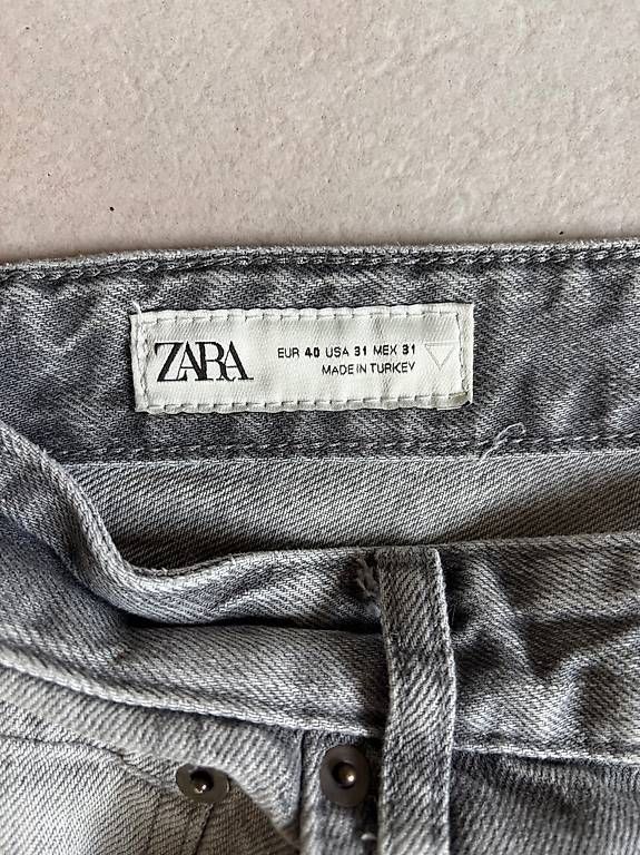 Jeans: 3 Paar Jeans-Hosen – Gebraucht aus Bülach von frosties72 3