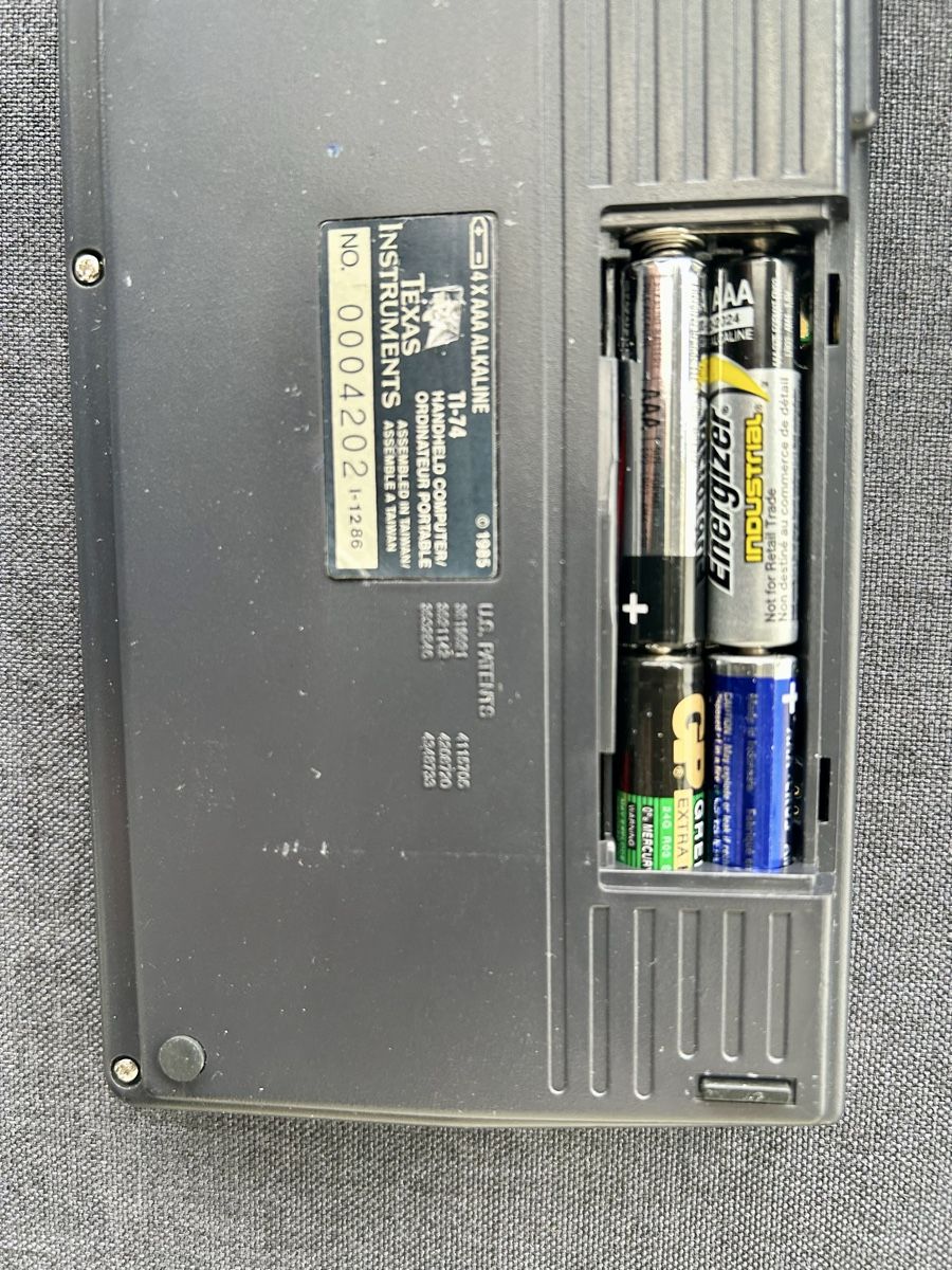 Texas Instruments Calcolatrici tascabili: Texas Instruments TI 74 Basicalc – Usato da Frauenfeld venduto da Colonia64 5