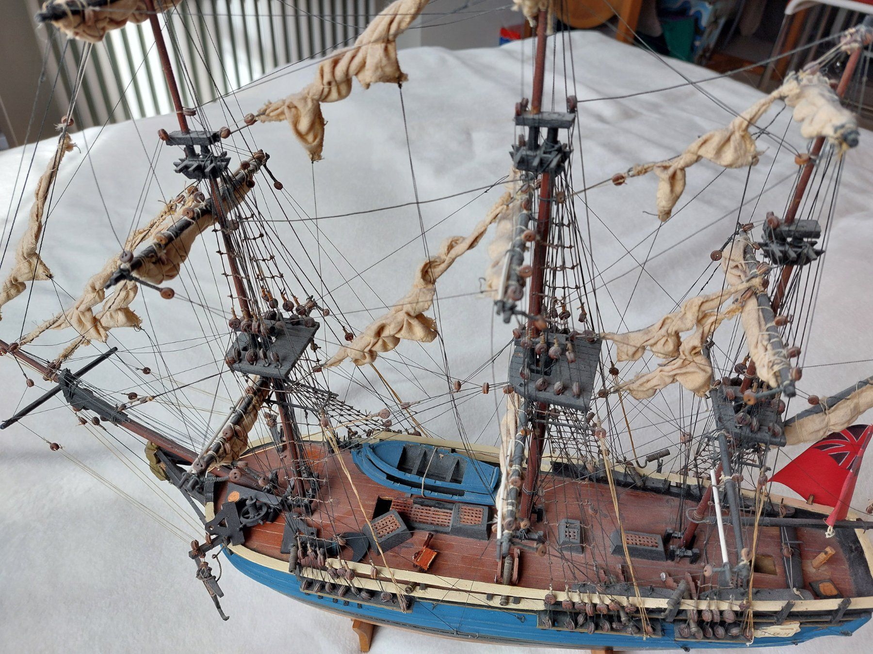 Modellbausätze & Standmodelle: Bounty Modellschiff aus Holz – Gebraucht aus Wädenswil von Eureka 1
