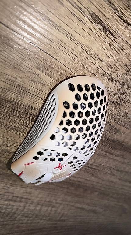 Mouse: Ultralight Finalmouse Gaming Maus Weiß/Rot – Usato da Urtenen-Schönbühl venduto da Cemorra 3