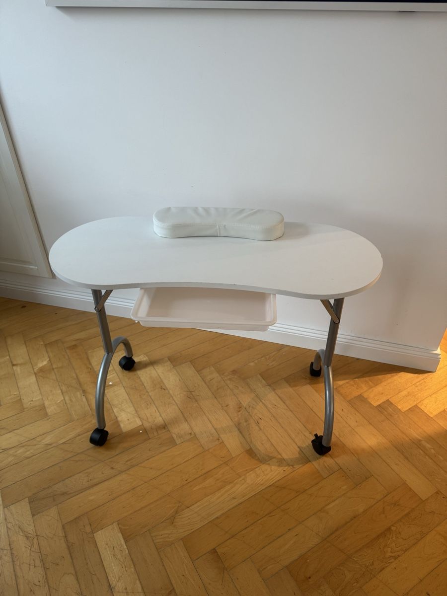 Tavoli da trucco: Schmink, Nagelstudio Tisch – Usato da zürich venduto da Berghem2012 2