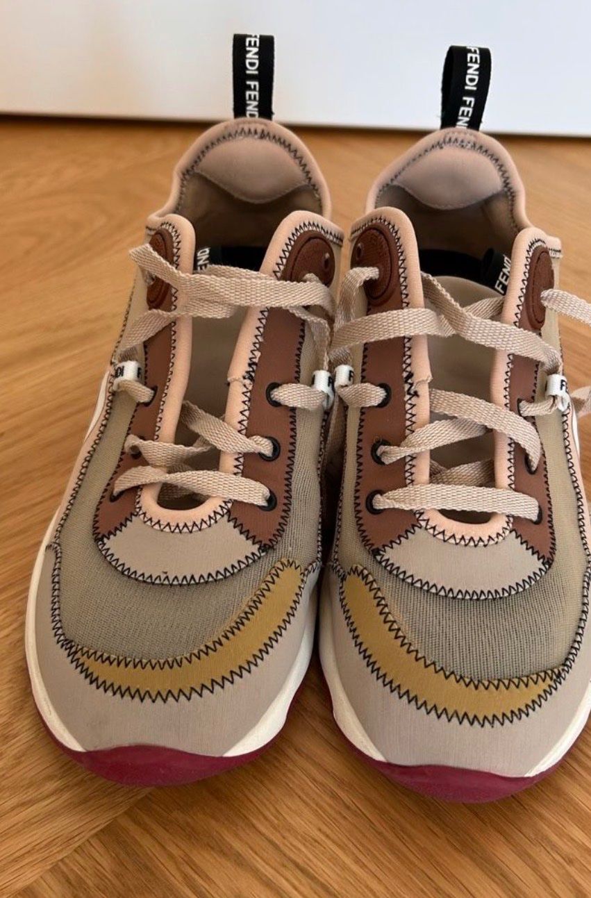Fendi Scarpe da donna: Fendi trainers – Nuovo (secondo la descrizione) da Grandvaux venduto da i71_n8m7 1